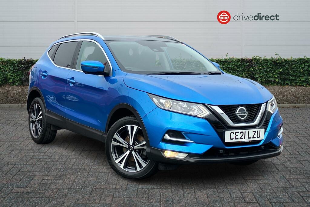 Compare Nissan Qashqai 1.3 Dig-t N-connecta Glass Roof Pack Hatchba CE21LZU Blue