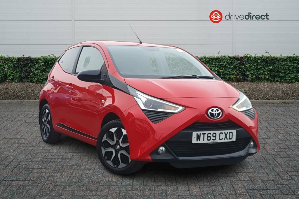 Compare Toyota Aygo Vvt-i X-trend WT69CXD Red