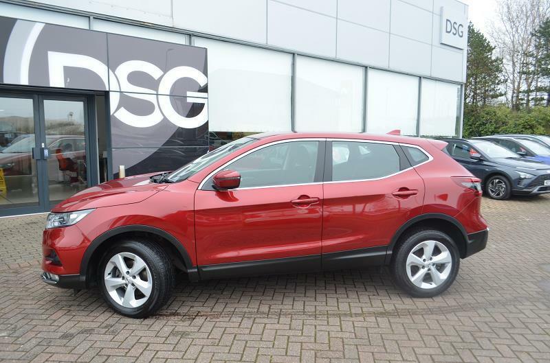 Compare Nissan Qashqai 1.3 Dig-t 160 LT21YXC Red