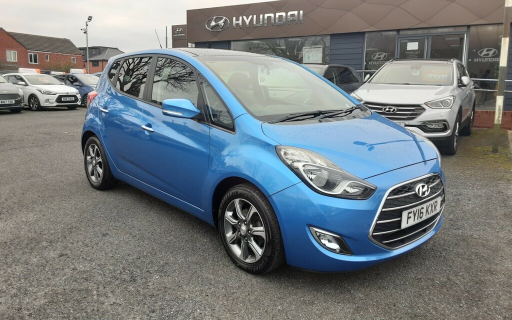 Compare Hyundai Ix20 Blue Drive Premium Hatchback FY16KXR Blue