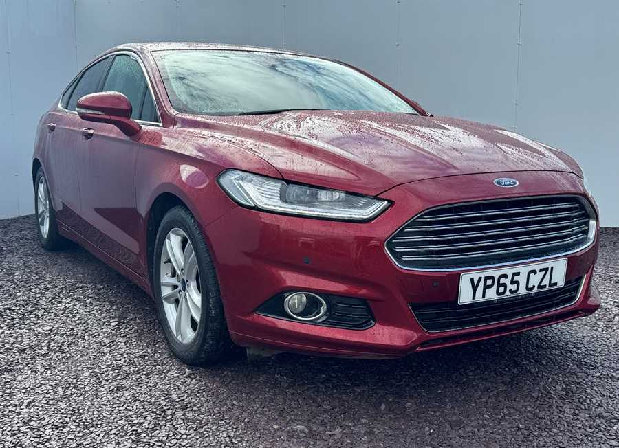 Compare Ford Mondeo Tdci Titanium Hatchback YP65CZL Red