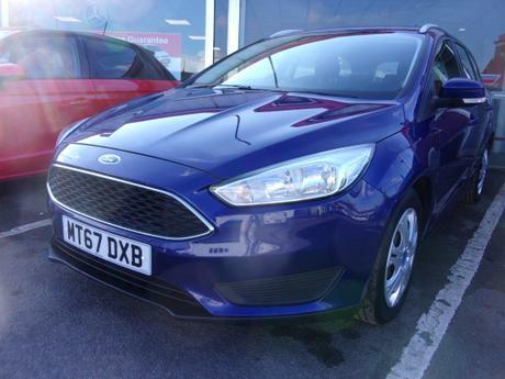Compare Ford Focus Diesel MT67DXB Blue