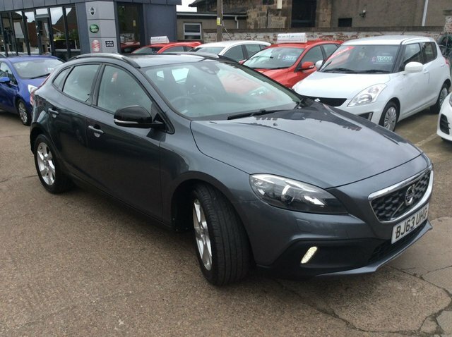 Compare Volvo V40 Cross Country 1.6 D2 Cross Country Lux 113 Bhp BJ63UHG Grey