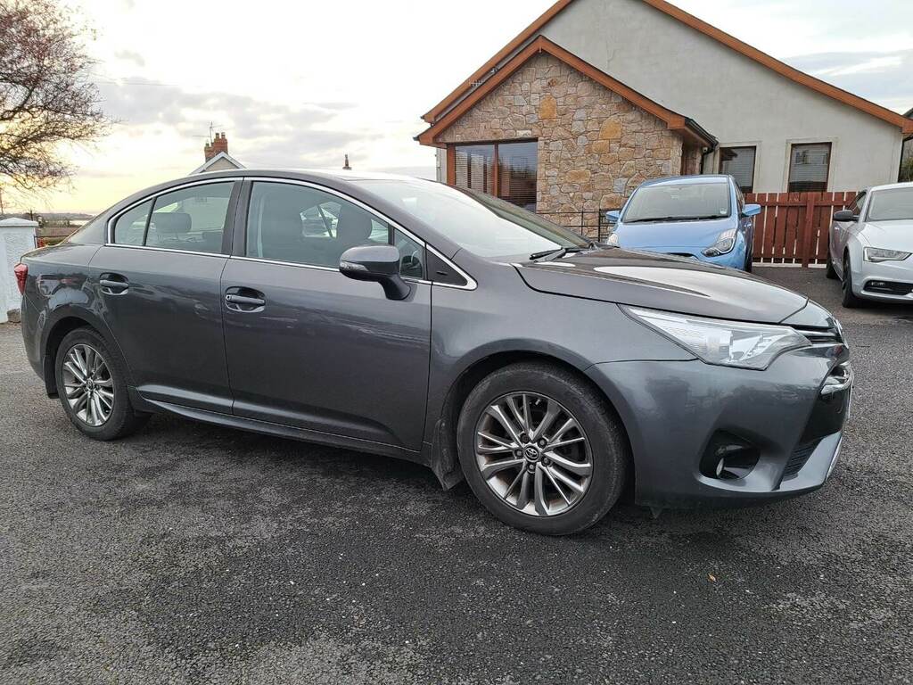 Compare Toyota Avensis 1.6D Business Edition UIG3541 Grey