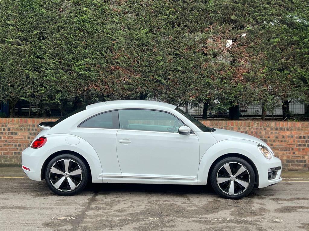 Compare Volkswagen Beetle 1.4 Tsi Design Euro 6 Ss PK67WNL White