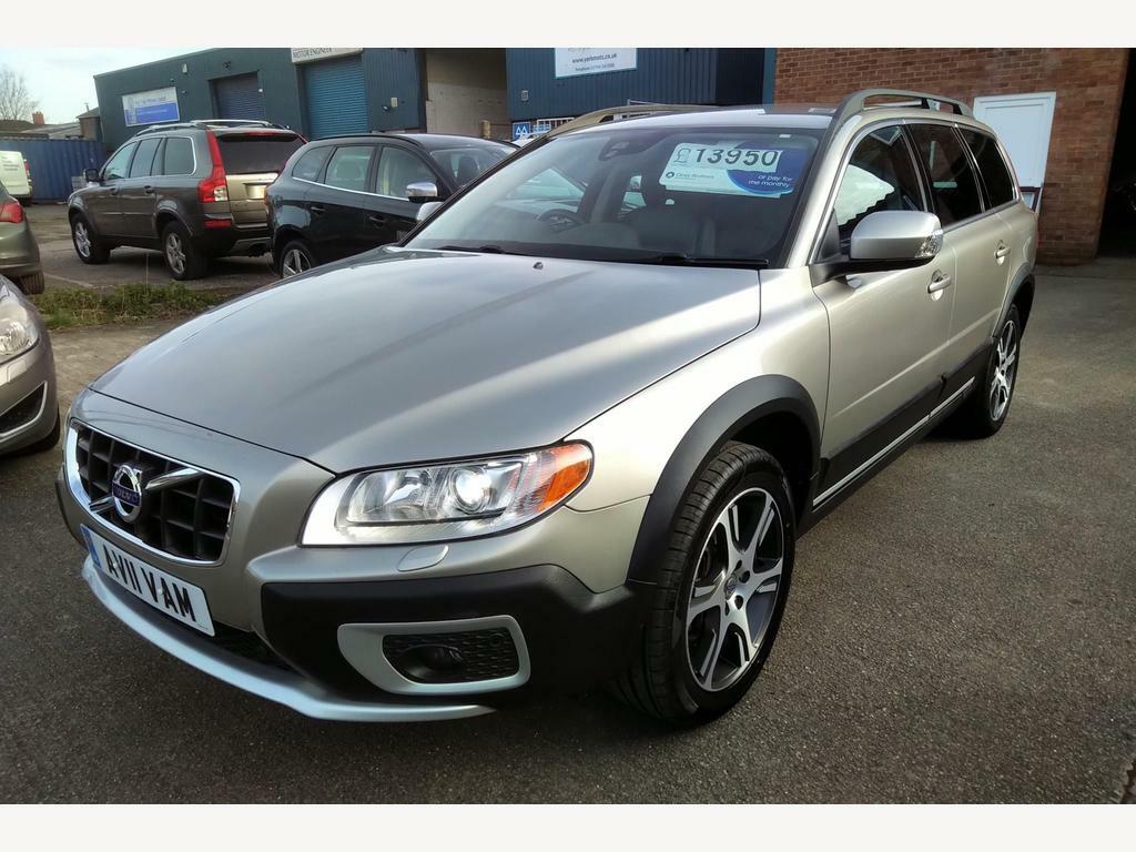 Volvo XC70 2.4 D5 Se Lux Geartronic Awd Euro 5 Gold #1