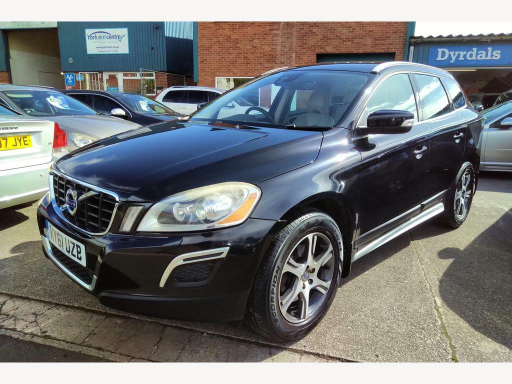Compare Volvo XC60 2.4 D5 Se Lux Geartronic Awd Euro 5 KY61UZB Black