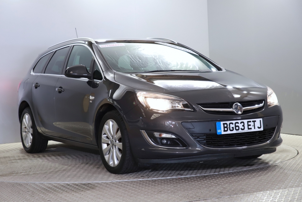 Compare Vauxhall Astra 1.6I 16V Se BG63ETJ Grey
