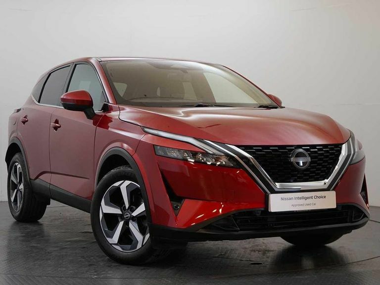 Compare Nissan Qashqai 1.3 Dig-t Mh 158 N-connecta X-tronic With Sat OV72VBJ Red