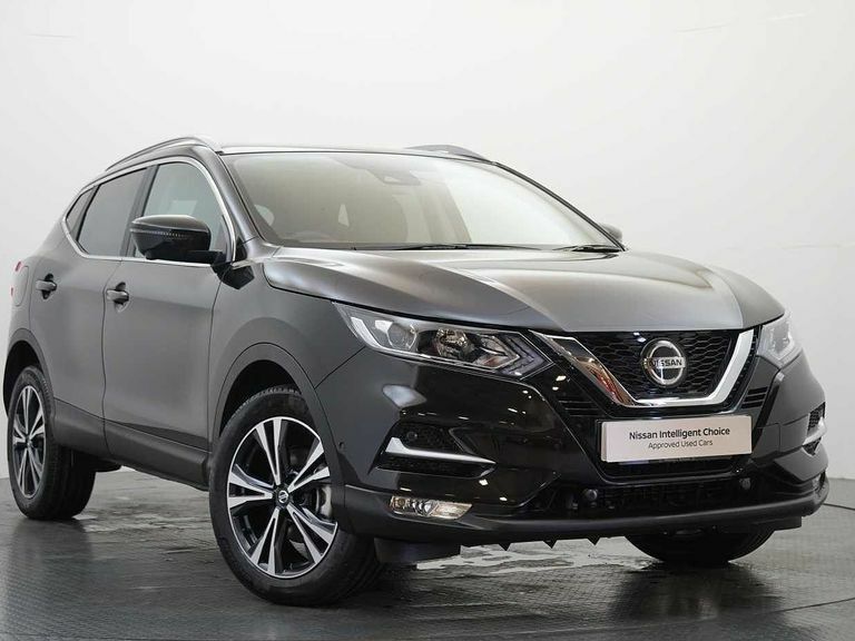 Compare Nissan Qashqai 1.3 Dig-t 160 N-connecta Dct With Nav 360 C FV70EWH Black