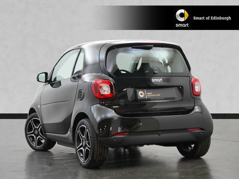 Compare Smart Fortwo Coupe 17.6Kwh Pulse Premium 22Kw Charger SR70GWA Black