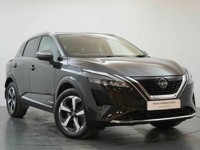 Compare Nissan Qashqai 1.5 E-power 190 N-connecta With Glass Roof Pa SJ23UPY Black