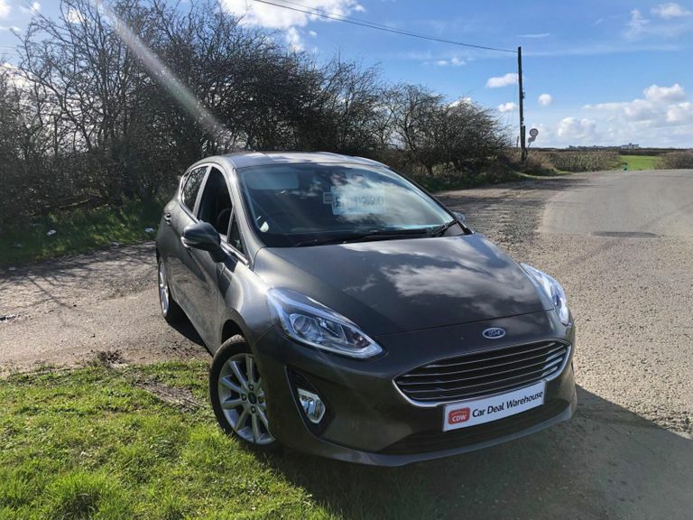 Compare Ford Fiesta 1.0T Ecoboost Titanium Euro 6 Ss SN68JXY Grey