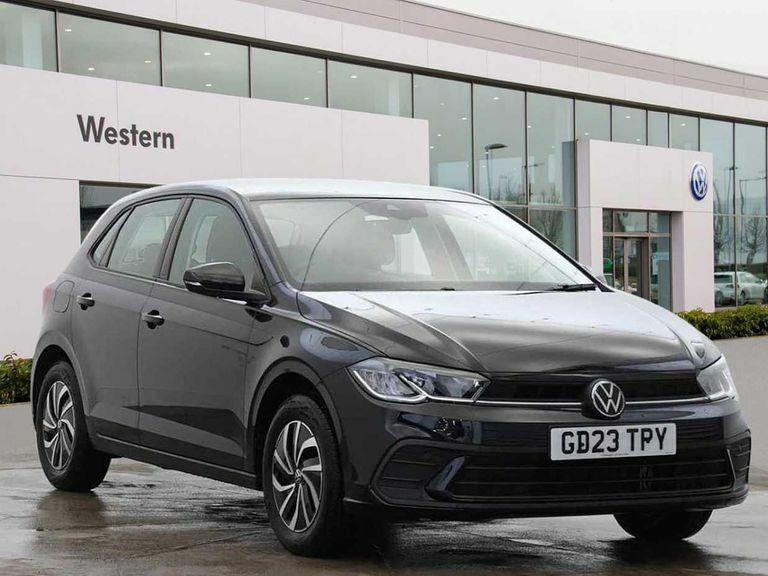 Compare Volkswagen Polo Mk6 Facelift 2021 1.0 80Ps Life GD23TPY Black