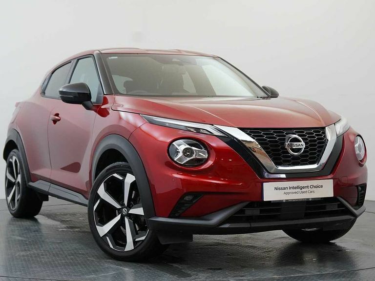 Compare Nissan Juke 1.0 Dig-t 117 Tekna With Bose Audio And Drive Assi SL70FTD Red