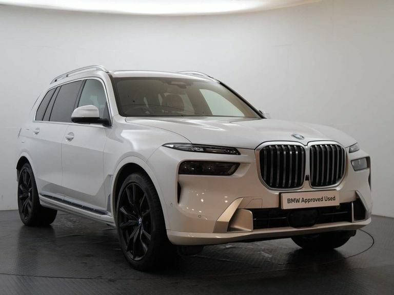 Compare BMW X7 X7 Xdrive40d Excellence SM73AEP White