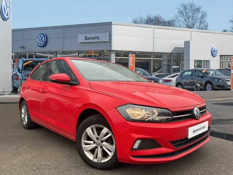 Compare Volkswagen Polo Mk6 Hatchback 1.0 Tsi 95Ps Se ST68UOE Red