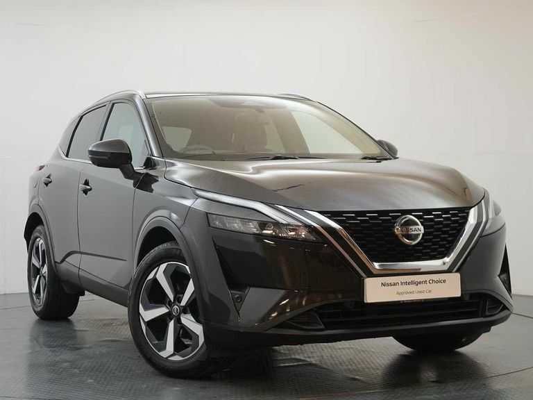 Nissan Qashqai 1.3 Dig-t Mh 140 N-connecta With Glass Roof Sat Black #1