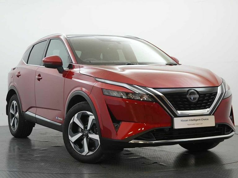 Compare Nissan Qashqai 1.5 E-power 190 N-connecta With Glass Roof SP23VVS Red