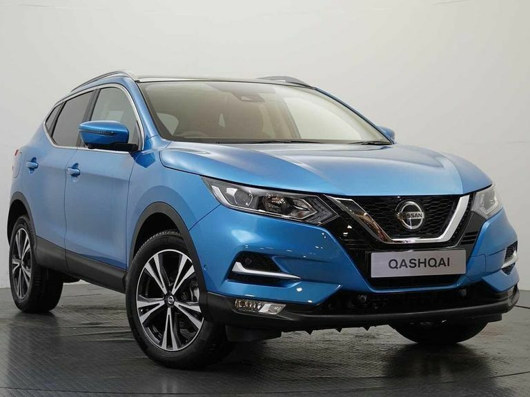 Nissan Qashqai 1.3 Dig-t 140 N-connecta With Glass Roof Sat Nav Blue #1