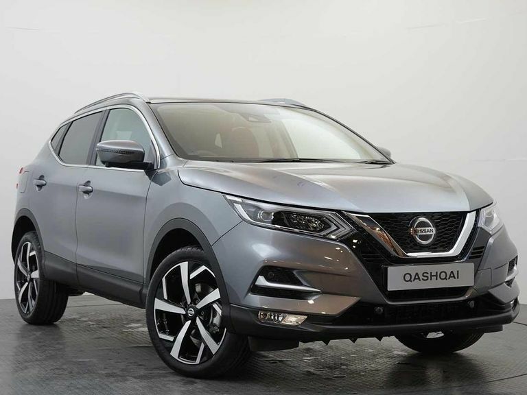 Compare Nissan Qashqai 1.3 Dig-t 140 N-motion With Panoramic Glass Roof A BK21YOM Grey