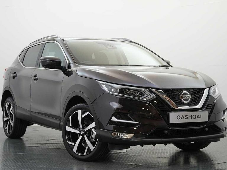 Compare Nissan Qashqai 1.3 Dig-t 157 N-motion Dct With Glass Roof An FB21YHH Black
