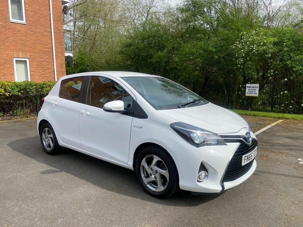 Compare Toyota Yaris Vvt-i Icon FN65TZX White