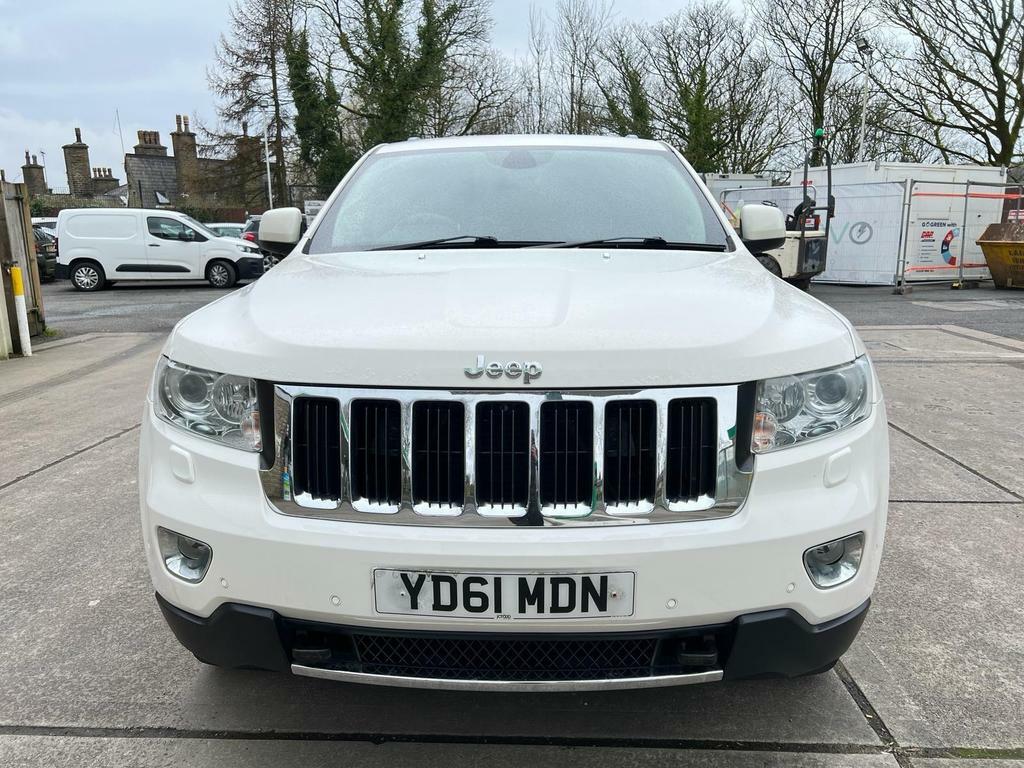 Compare Jeep Grand Cherokee 3.0 Crd Limited 4Wd YD61MDN White