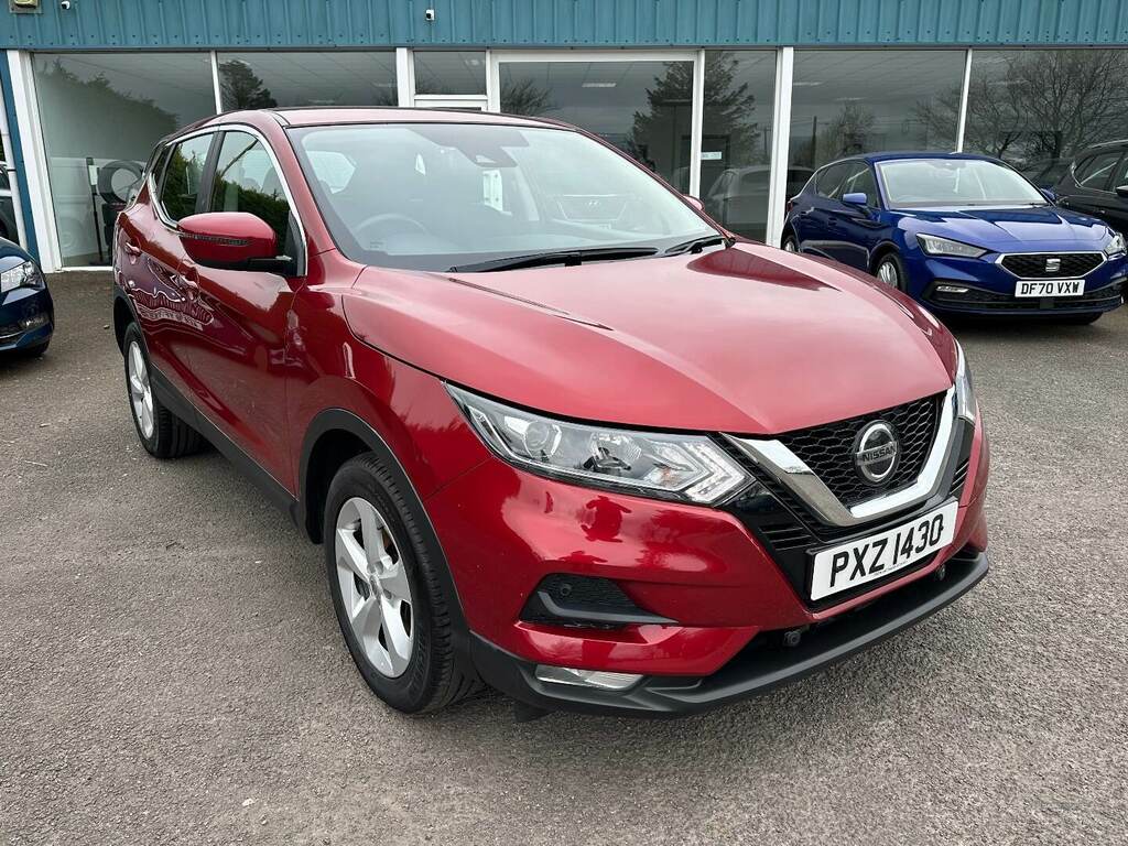 Compare Nissan Qashqai 1.3 Dig-t 160 157 PXZ1430 Red