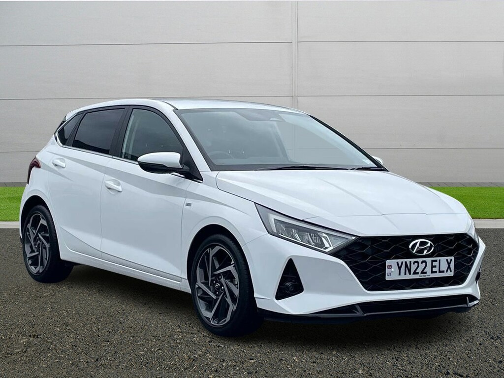 Compare Hyundai I20 Premium YN22ELX White