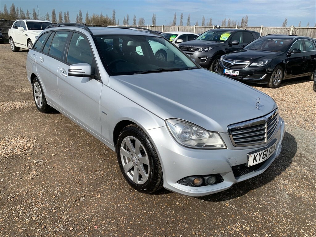 Compare Mercedes-Benz C Class 1.8 Blueefficiency Se G-tronic Euro 5 Ss KY61OUS Silver