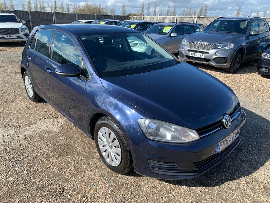 Compare Volkswagen Golf 1.2 Tsi Bluemotion Tech S Euro 5 Ss FR62KUH Blue