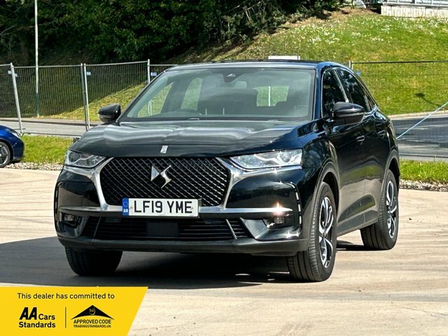 Compare DS DS 7 1.5 Bluehdi Elegance Ss 130 Bhp LF19YME Black