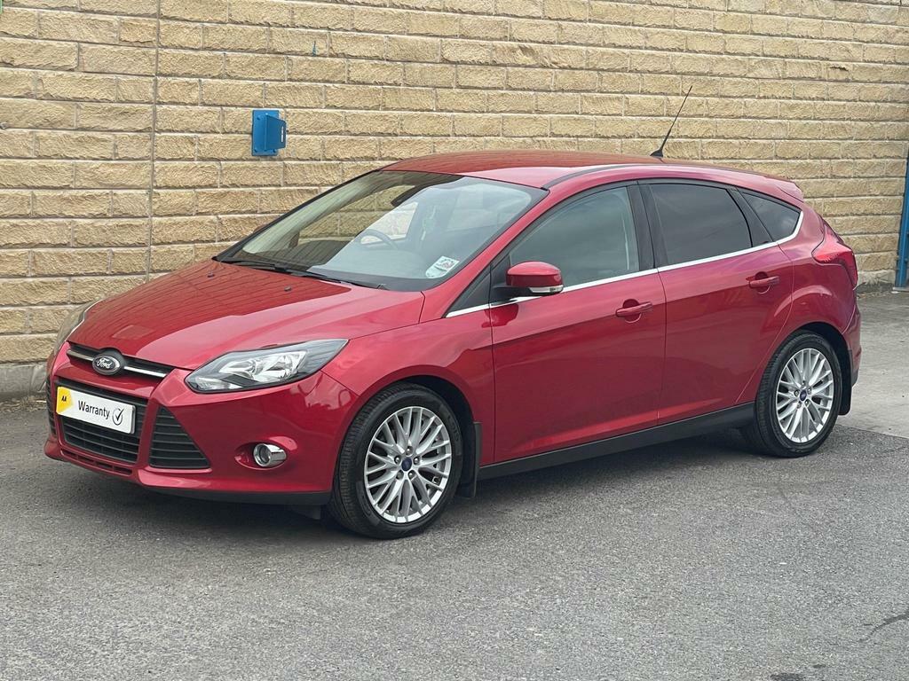 Compare Ford Focus 1.6 Tdci Zetec Euro 5 Ss  Red