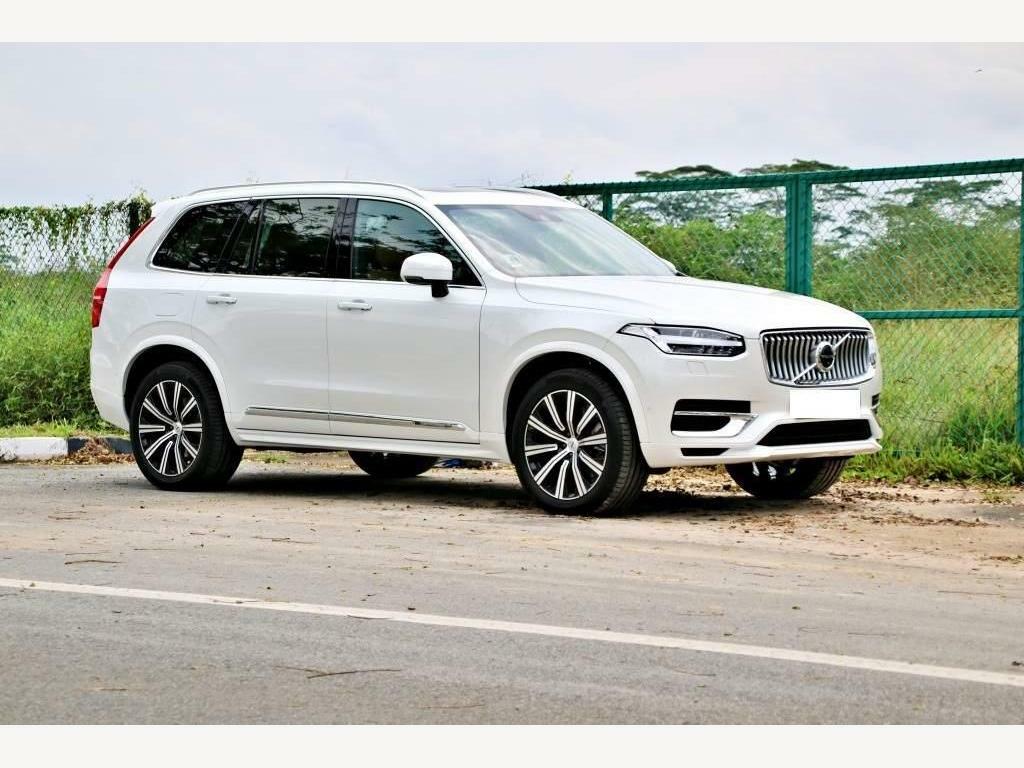 Compare Volvo XC90 2.0H T8 Twin Engine Recharge 11.6Kwh Inscription A YW21WGC White
