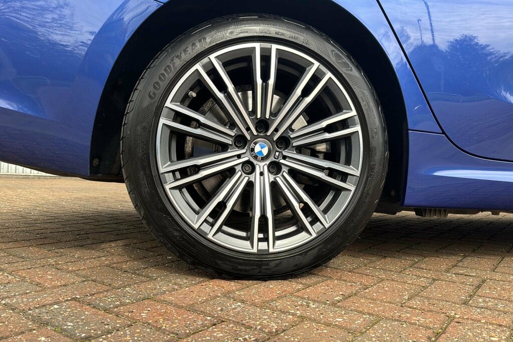 Compare BMW 3 Series 2.0 330E 12Kwh CK69BXG Blue