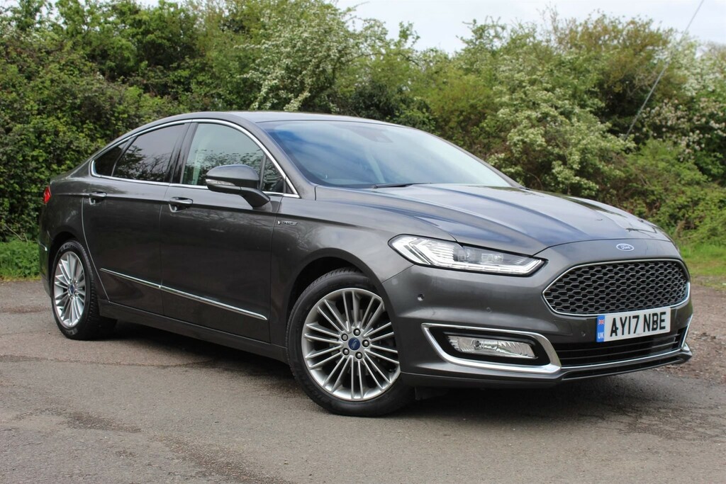 Compare Ford Mondeo Saloon AY17NBE Grey