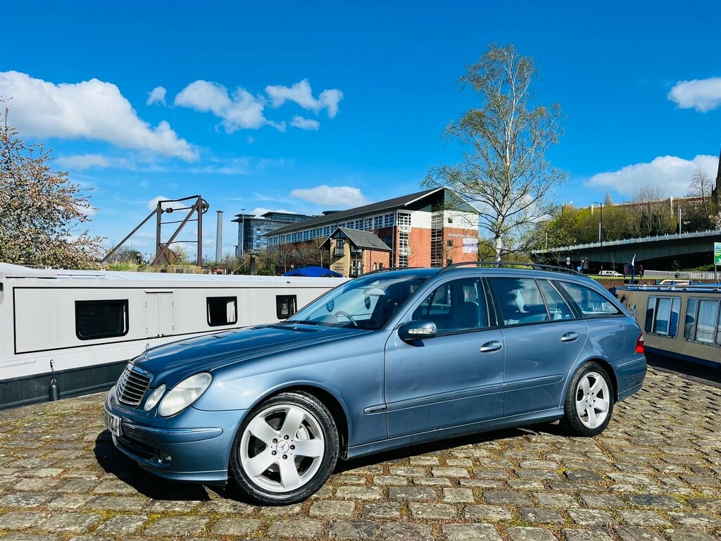 Compare Mercedes-Benz E Class 3.0 Cdi Avantgarde G-tronic KV55YZJ Blue
