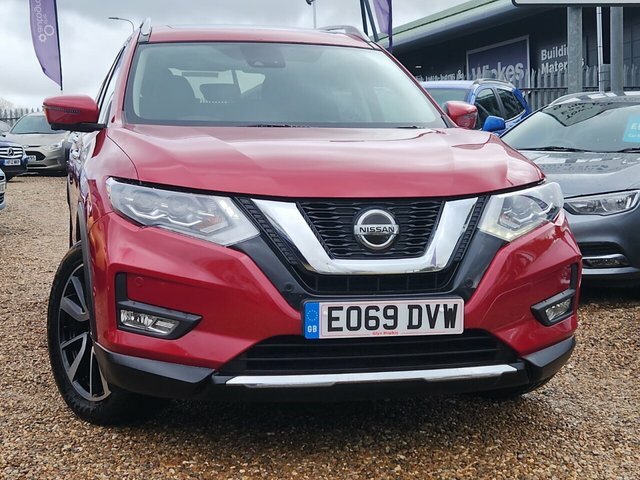Compare Nissan X-Trail X-trail Tekna Dci EO69DVW Red
