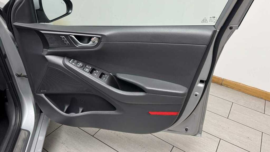 Compare Hyundai Ioniq 1.6 Gdi Hybrid Premium Se Dct EN70EFV Silver