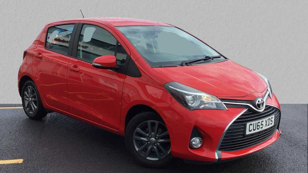Compare Toyota Yaris 1.33 Vvt-i Icon CU65XDS Red