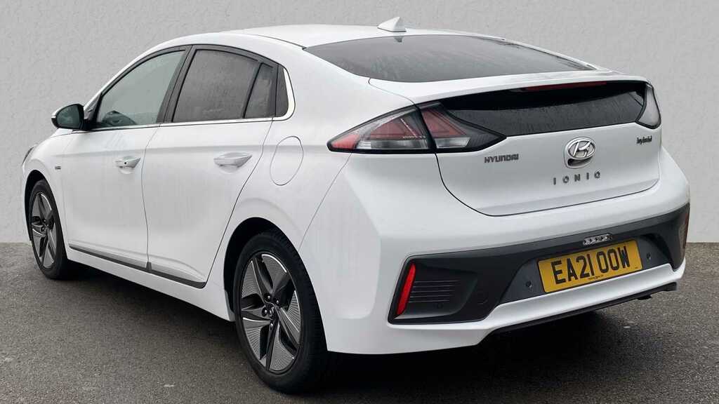 Compare Hyundai Ioniq 1.6 Gdi Hybrid Premium Se Dct EA21OOW White