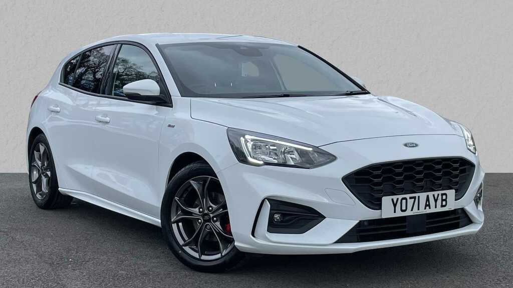 Compare Ford Focus 1.0 Ecoboost Hybrid Mhev 125 St-line Edition YO71AYB White