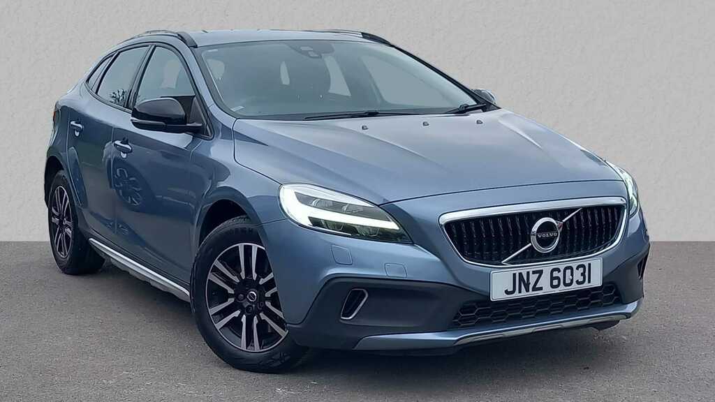 Compare Volvo V40 Cross Country D2 120 Cross Country Nav Plus Geartronic MM18MBM Blue