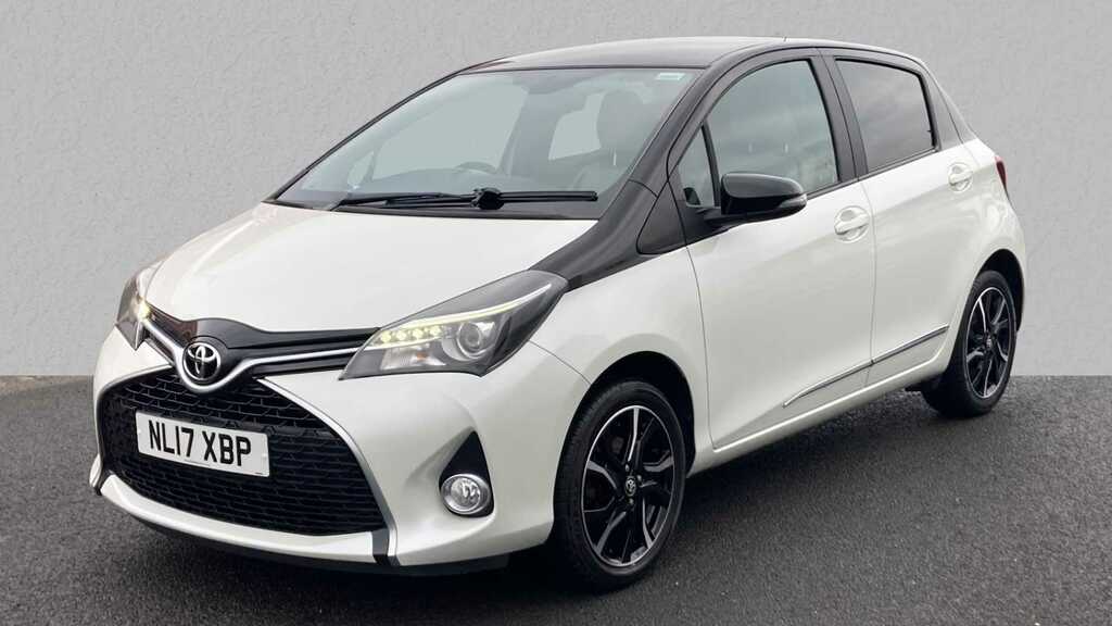Compare Toyota Yaris 1.33 Vvt-i Design NL17XBP White