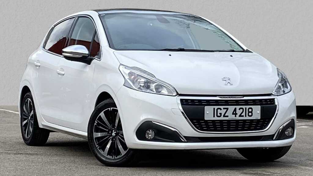 Compare Peugeot 208 1.2 Puretech Allure Premium IGZ4218 White