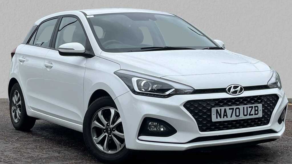 Compare Hyundai I20 1.2 Mpi Se NA70UZB White