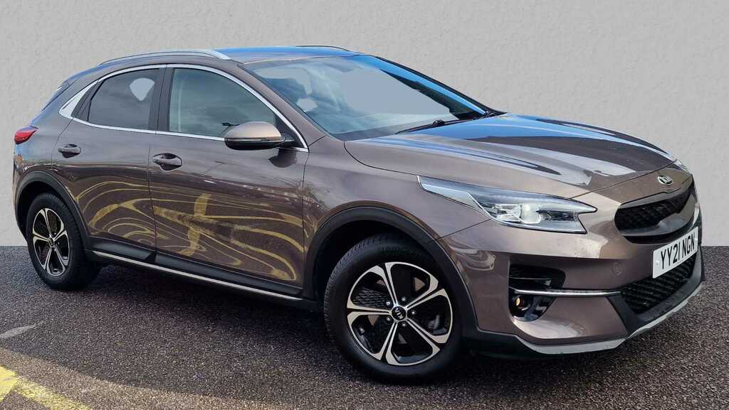 Compare Kia Xceed 1.6 Gdi Phev 3 Dct YY21NGN Brown