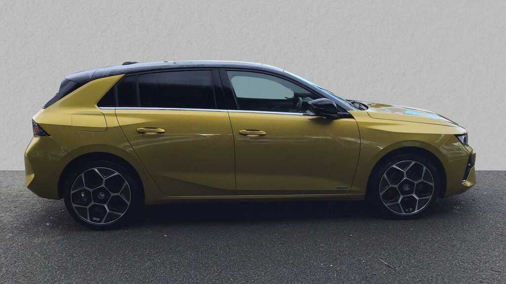 Compare Vauxhall Astra 1.5 Turbo D Ultimate SL23FAA Yellow