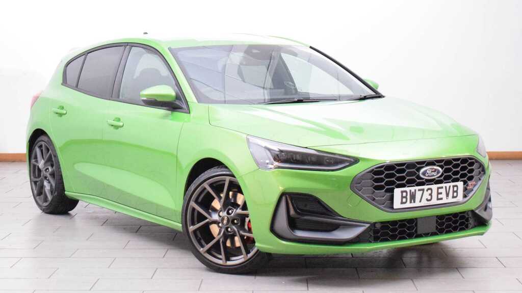 Compare Ford Focus 2.3 Ecoboost St BW73EVB Green